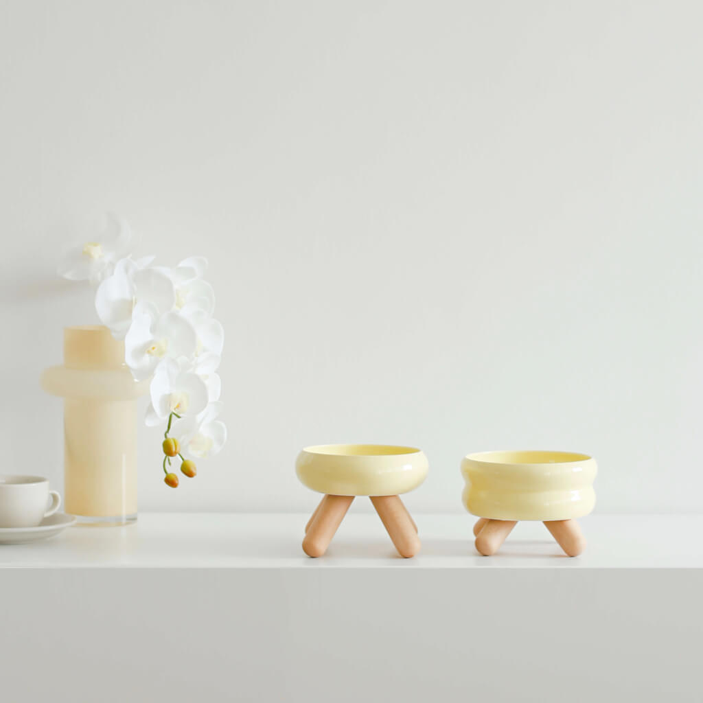 Modern Gulu Ceramic Pet Bowl - Cheese Yellow with Wooden Legs for Elevated Feeding