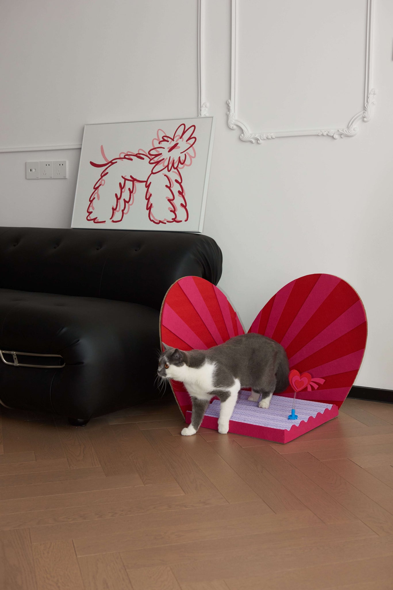 Red heart design cat scratcher by Purrre